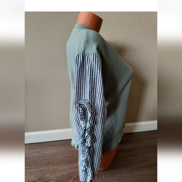 Women's Charmed Hearts Striped Open Ruffle Sleeve Knit Top Sweater M - Picture 6 of 7